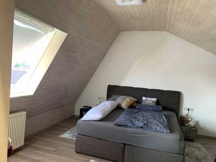 Helle- freundliche DG- Wohung Maisonette