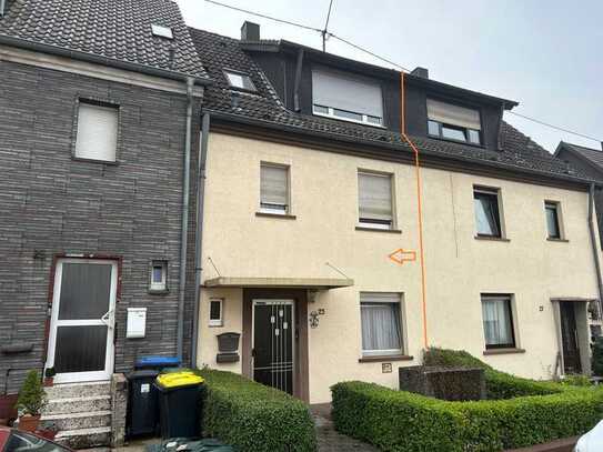 Beidseitig angebautes Einfamilienhaus mit Garten in ruhiger/ zentraler Lage auf dem Heidstock