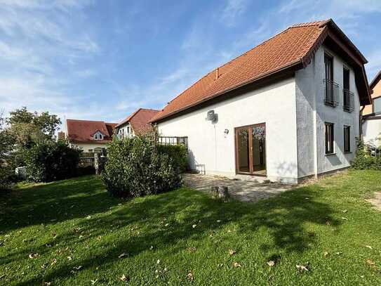 Charmantes Einfamilienhaus mit Terrasse und Garage in Lindenthal