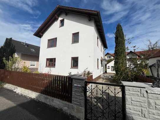 CHARMANTES HAUS MIT VIELEN OPTIONEN IN TOPLAGE VON MOOSBURG