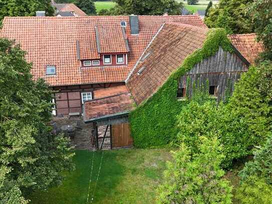 Charmantes Fachwerkhaus mit viel Platz, schönem Garten und großem Carport - 2 Wohneinheiten