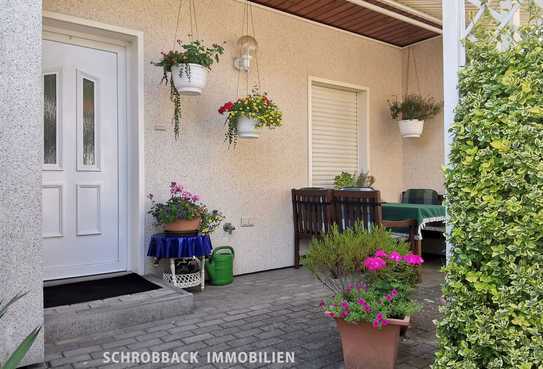 Verlässliche Einnahmen: vermietetes Wohnhaus mit kleinem Garten in der Wohnanlage Freienbrink