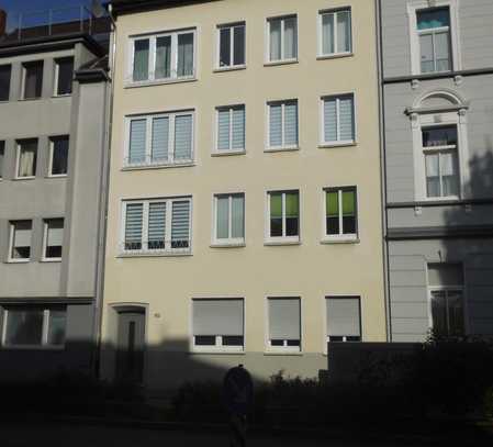 Schöne 3 Zimmer Wohnung EG mit Terrasse