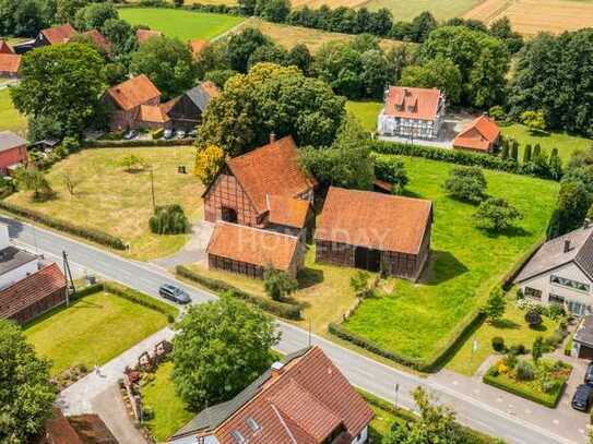 Einzigartiges, denkmalgeschütztes Bauernhaus mit riesigem Grundstück