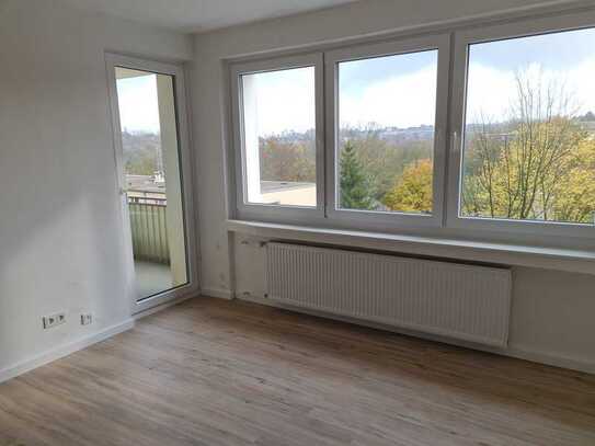 Modernisierte 2 Zimmer Wohnung mit Balkon und Keller im 2. OG