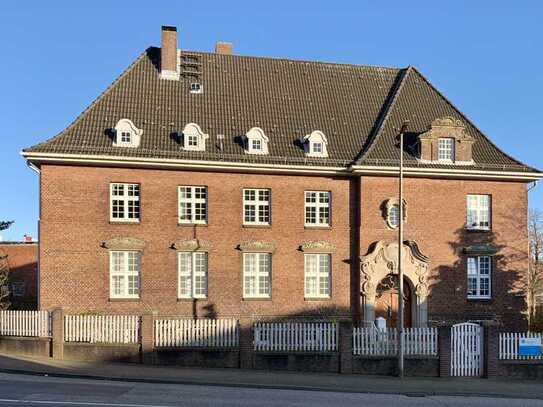 Großzügige zentrale 3-Zimmer-Hochparterre-Wohnung/Praxis/Kanzlei in repräsentativem Altbau