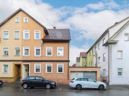 Handwerker aufgepasst: Schöne DHH mit viel Potential in zentraler Lage