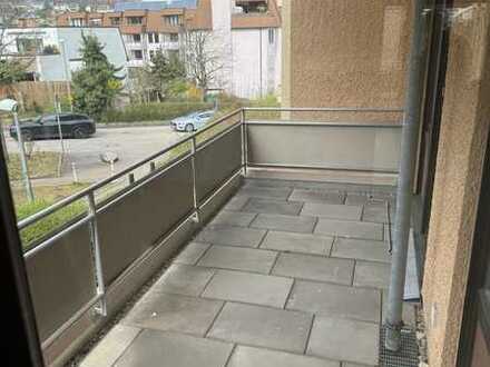 Exklusive 3,5-Zimmer-Wohnung mit zwei Balkonen und EBK in Stuttgart