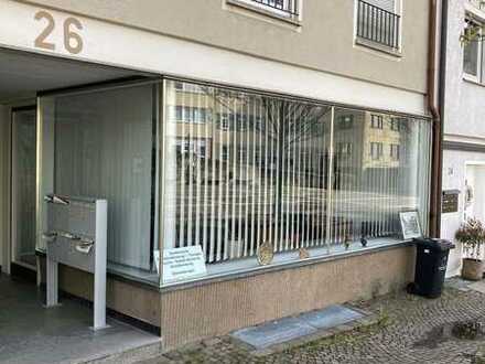 Im Herzen von Böblingen: Kleines Büro/Ladenlokal mit Schaufenster