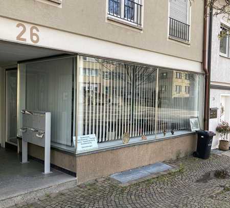 Im Herzen von Böblingen: Kleines Büro/Ladenlokal mit Schaufenster