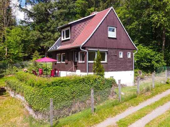 Ferienhaus mit großem Garten und Garage mitten im Thüringer Wald