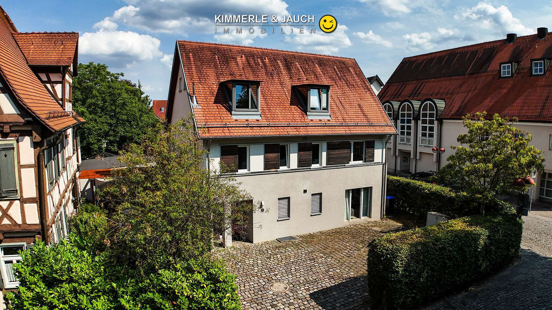 Top Lage in Sindelfingen: moderne 4,5-Zimmer-Maisonettewohnung - Photo 2