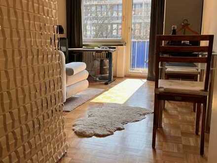 IN BESTER LAGE – Maxvorstadt, 1 Zimmer mit Südbalkon, Theresienstraße Idealwohnung