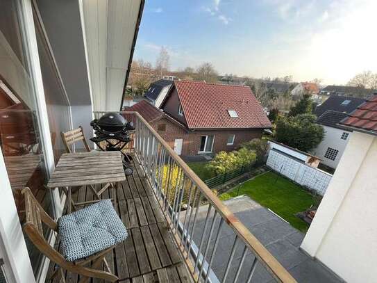 Gepflegte 2-Raum-Dachgeschosswohnung mit Balkon und Einbauküche im Herzen Soests