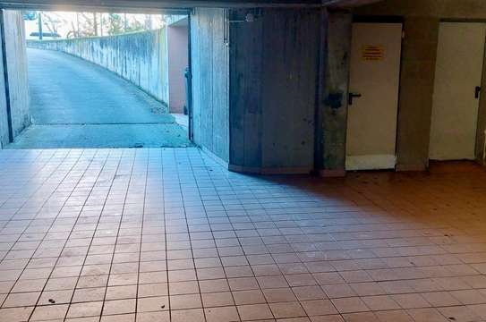 Ein oder zwei Tiefgaragenstellplatz in Reilingen zu vermieten