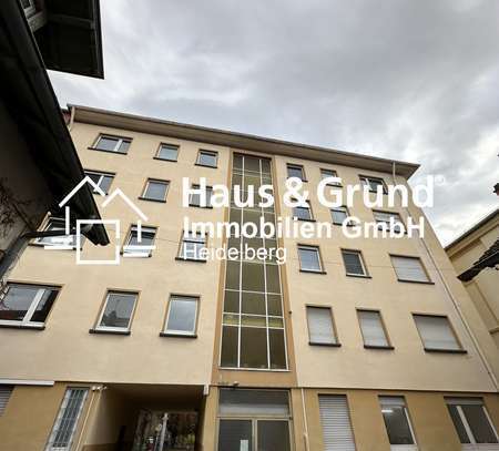 Haus & Grund Immobilien GmbH - frisch renovierte 4-ZKB mit Balkon in der Weststadt