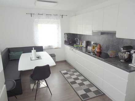 Top moderne u. kompl. neu renovierte 2,5 - 3 Zi.- ETW mit einzigartig großer Terrasse in Vöhringen
