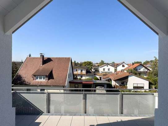 Lichtdurchflutete 4 Zi. Wohnung mit Dachterrasse & Balkon, ca. 102m² Wfl. TG-Plätze in Gilching (S8)