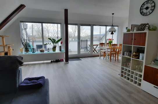 STADT RONNENBERG: Moderne 3-Zimmer Wohnung im DG mit EBK und Süd-West Terrasse