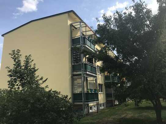 Top renovierte 2-Raum-Wohnung mit Balkon und super tollem Ausblick