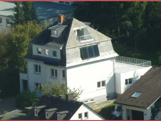 Attraktive, gehobene 3,5-Zimmer-Wohnung in Jugendstilvilla mit Blick auf die Festung