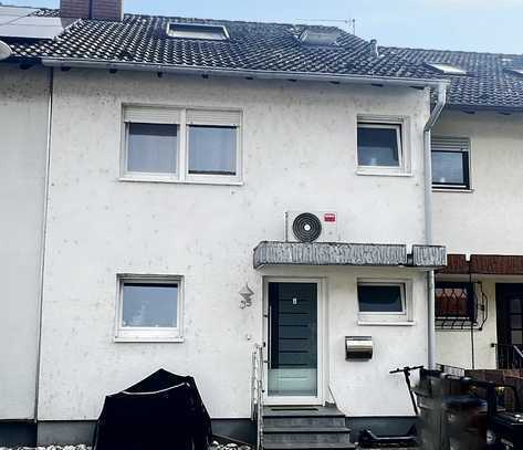 Modern konzipiertes Einfamilien-Reihenhaus, sehr guter Zustand, 2 Stellplätze in ruhiger Vorortlage