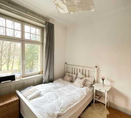 Schönes helles Zimmer in Altbau-WG