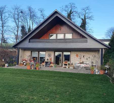 Freundliche 2-Zimmer-DG-Wohnung mit Loggia in Südlage