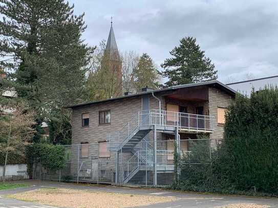 Geräumiges 11-Raum-Einfamilienhaus in Bad Camberg