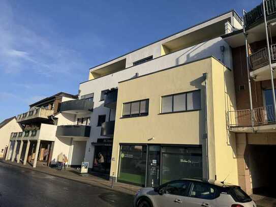 Tolle 3-Zimmer Wohnung mit großem Balkon im Herzen von Rheidt!