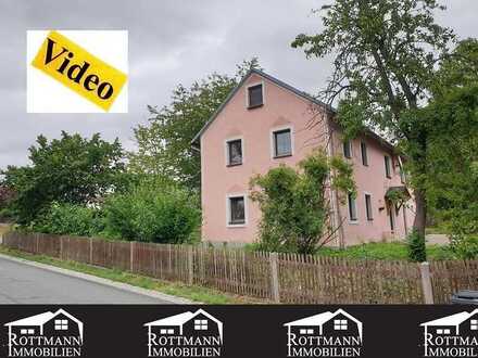 *Freistehendes Haus mit 3 Garagen u. großem Grundstück*