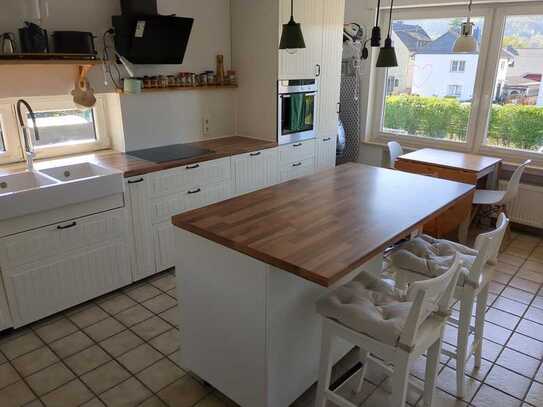 Schöne, lichtdurchflutete und modernisierte 2-1/2-Zimmer-Wohnung mit Traumterrasse in Bad Bodendorf