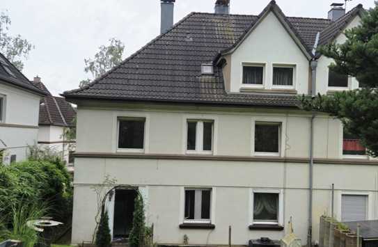 3 Familienhaus mit 2 bezugsfreien Wohnungen in schöner Lage von Solingen Höhscheid