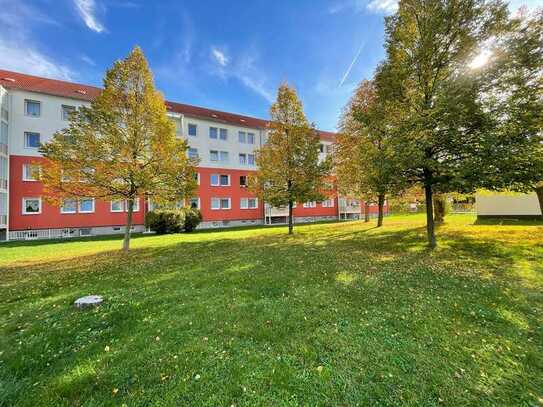 Für kleine Familien! Bezahlbare 3-Raum-Wohnung mit Balkon