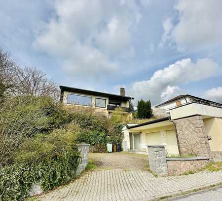 Eindrucksvolles, großes Anwesen mit Blick über Mörlenbach