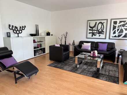Gepflegte Wohnung mit drei Zimmern sowie Balkon und Einbauküche in Sankt Ingbert