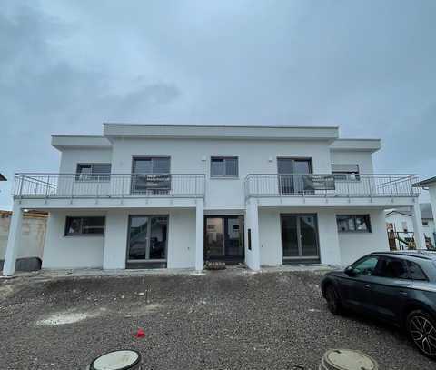 Neuwertige 4-Raum-Wohnung mit Balkon und Einbauküche in Rangendingen