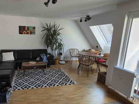 Schöne 2-Zimmer-DG-Wohnung in Stuttgart-Heslach mit Dach-Terrasse