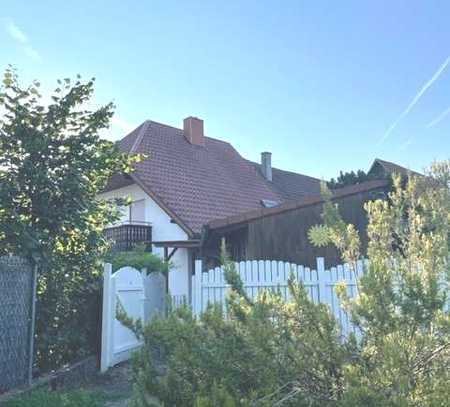 Vielleicht doch ein ganzes Haus? EFH mit Terrasse u. Garten! Bebauung in 2. Reihe, geteilt nach WEG.