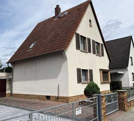 Charmantes Haus im Dornröschenschlaf mit großem Potenzial