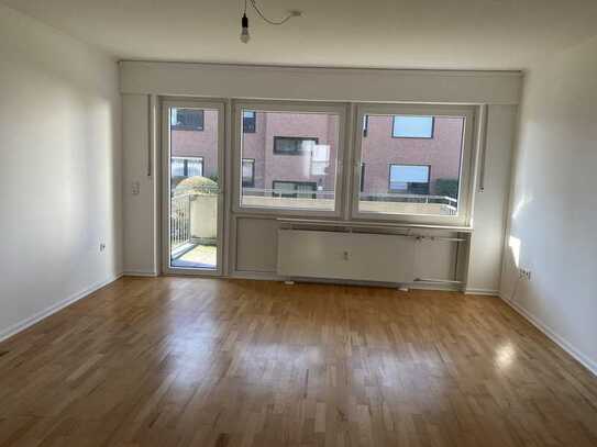 Freundliche Erdgeschosswohnung mit Balkon und Einbauküche in Münster/Roxel