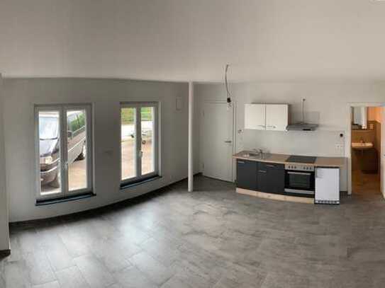 Neuwertige Wohnung mit einem Zimmer und Einbauküche in Heidenheim