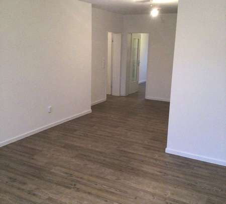 *** ROTENBURG – Großzügige 3-Zimmer-Wohnung mit neuer Einbauküche und Loggia ***