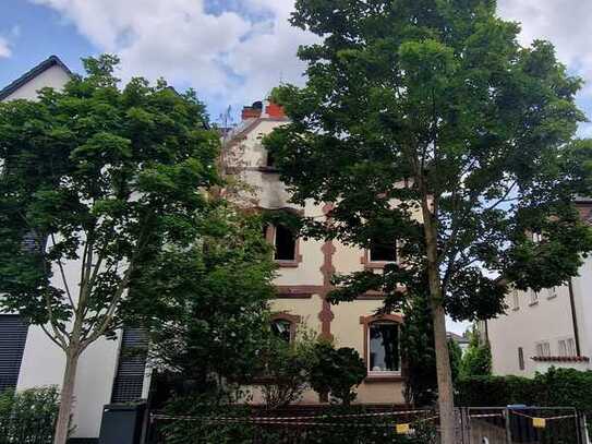 +++ Dreifamilienhaus mit Brandschaden, 524 m² großem Grundstück und drei Garagen +++