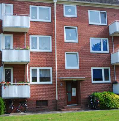 Großzügige Drei-Zimmer-Wohnung mit Balkon und Wohnberechtigungsschein im Wiesenhof zu vermieten!