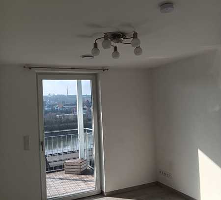 2-Zimmer-Wohnung mit EBK und Balkon in Passau, teilmöbliert