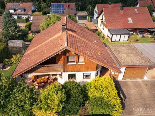 Gelegenheit! Einfamilienwohnhaus mit tollem Garten, Garage und Carport in ruhiger Wohnlage