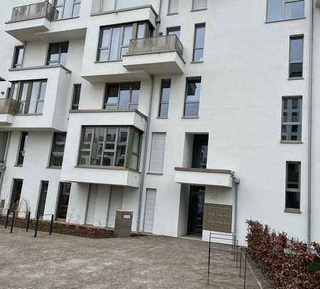 Neuwertige 3-Zimmer-Wohnung mit Balkon und EBK in Düsseldorf