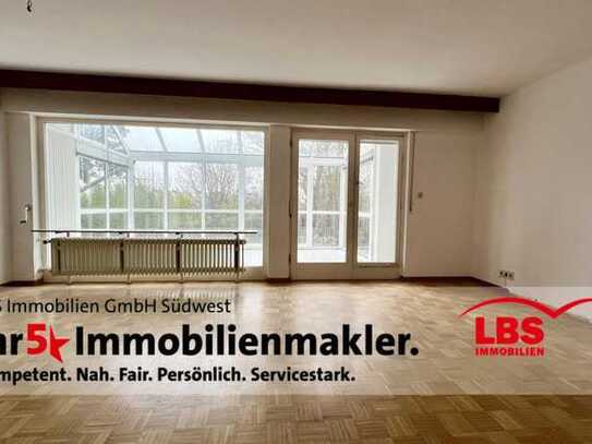 Familienfreundlich und mit schönem Wintergarten