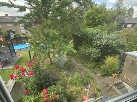 Traumhaftes Zuhause: Ruhige Straße, verzauberter Garten, Garage - Ideal für Familienleben!